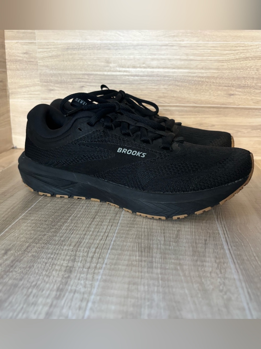 EUC Brooks Revel 7 Women Running Black